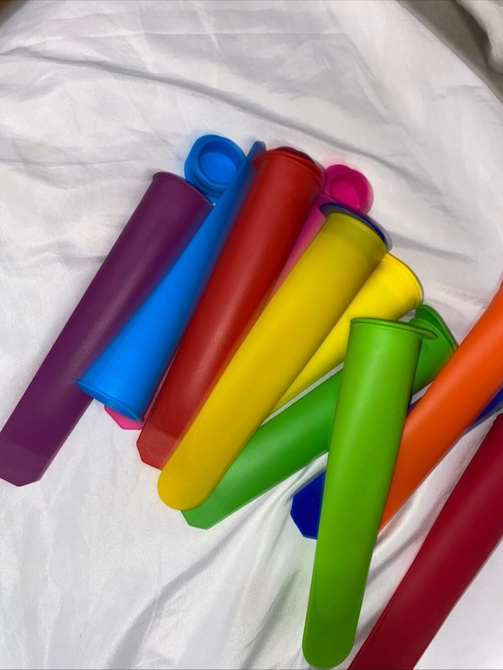 15 Silicone Ice Cream Push ups -Silicone Kitchen pieces: 1- Bowl Scraper, 1- Cho